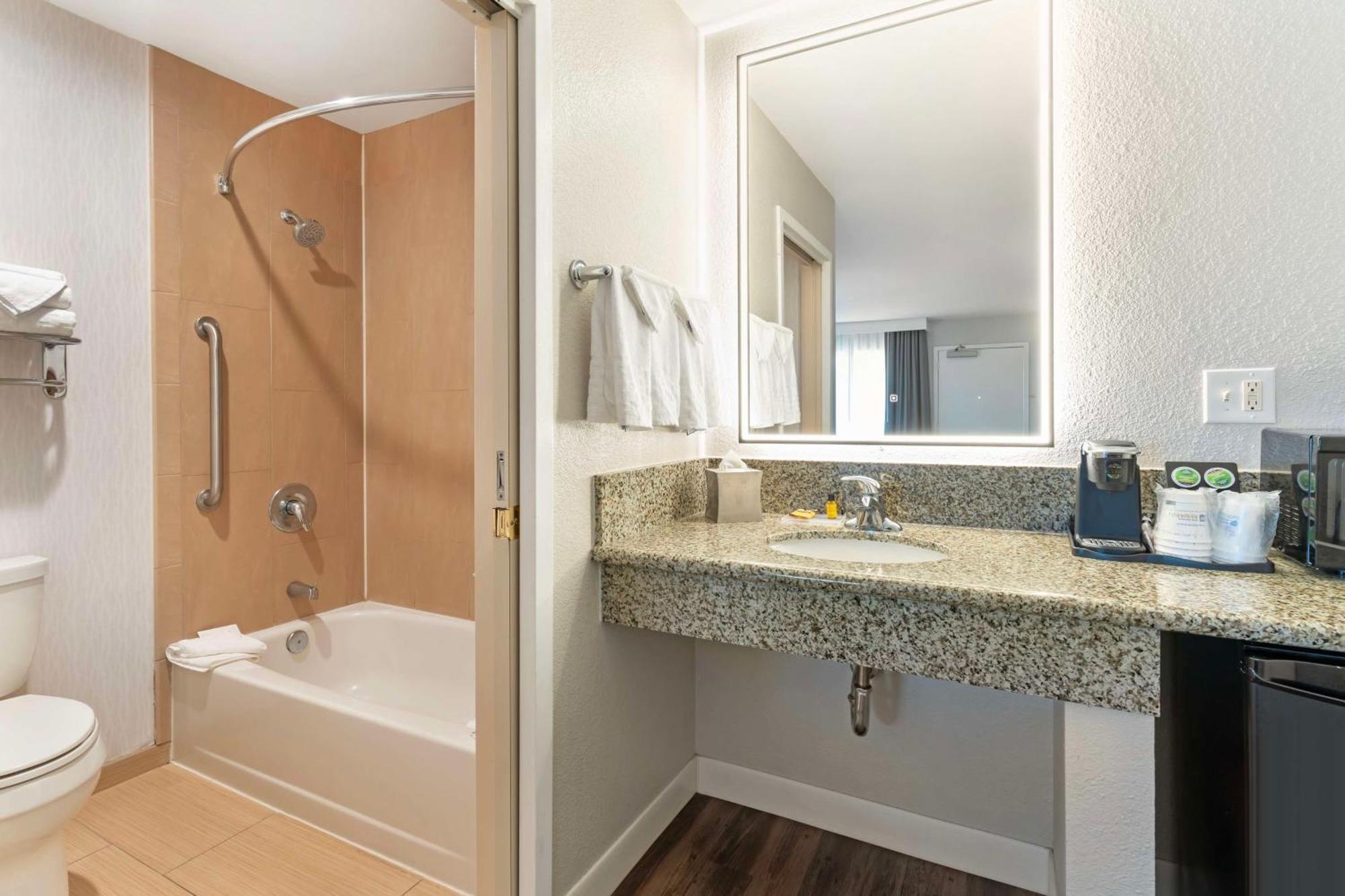Best Western Plus Rancho Cordova Inn Eksteriør billede