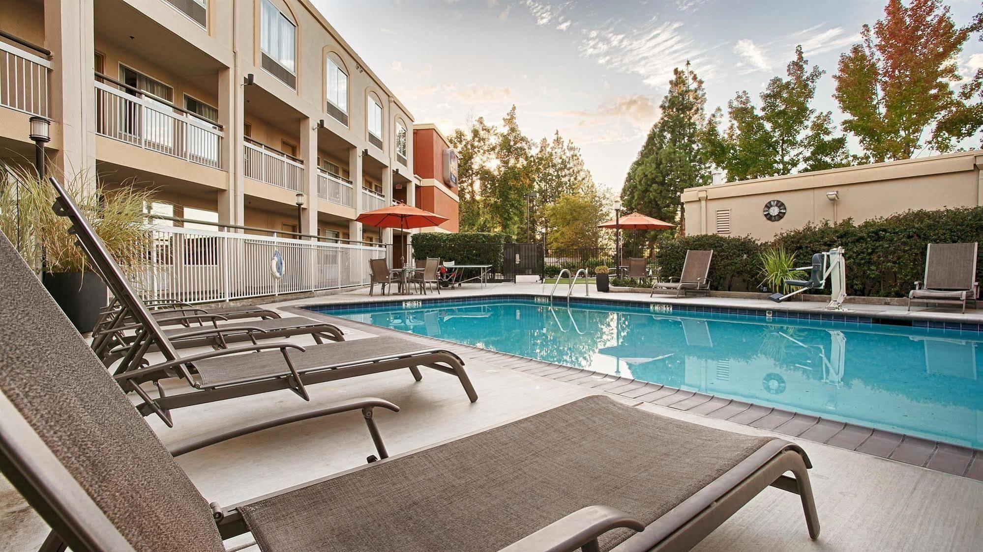 Best Western Plus Rancho Cordova Inn Eksteriør billede